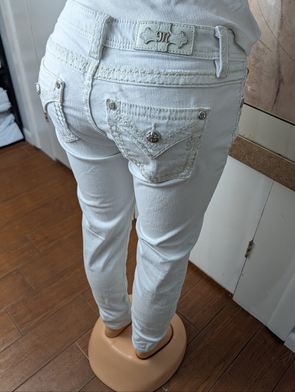 Miss Me White Embroidered Pocket Skinny Jeans Size 30
